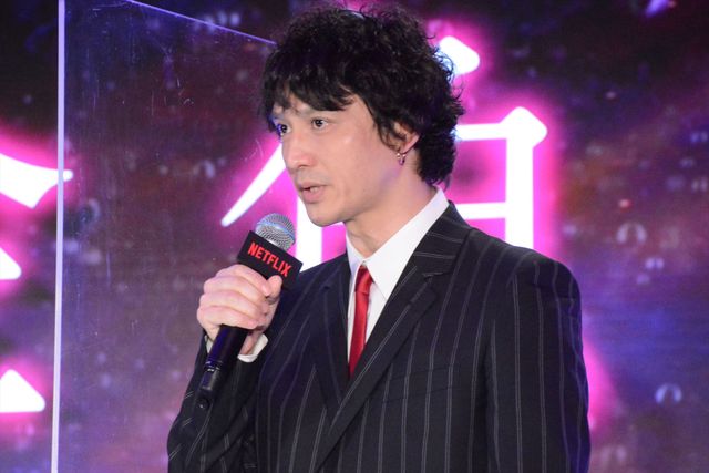 岩田剛典、篠原涼子に金魚をイメージした花束贈る　「金魚妻」イベントに長谷川京子、安藤政信と登壇（19枚目）