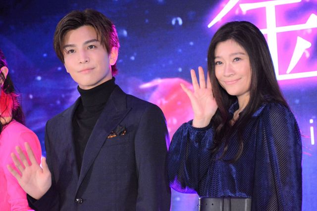 岩田剛典、篠原涼子に金魚をイメージした花束贈る　「金魚妻」イベントに長谷川京子、安藤政信と登壇（26枚目）