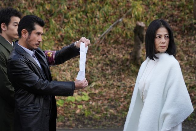 教祖に迫る阿久津ら…ドラマ「真犯人フラグ　真相編」第14話場面カット：フォトギャラリー