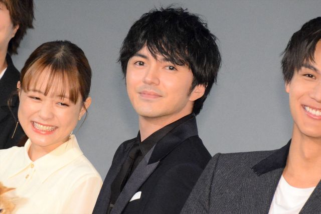 林遣都、中川大志、大原櫻子、浅香航大がキュートな犬たちと登壇！『犬部！』初日舞台あいさつ（11枚目）