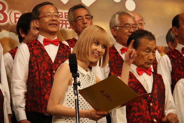 水沢アリー、生歌を披露！映画『アンコール!!』公開直前イベント フォトギャラリー：フォトギャラリー