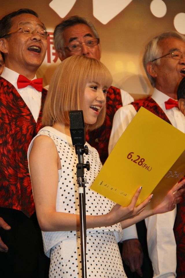 水沢アリー、生歌を披露！映画『アンコール!!』公開直前イベント フォトギャラリー（2枚目）