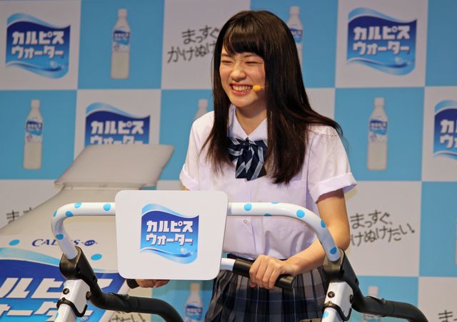 注目の美少女・永野芽郁のはじける笑顔がかわいすぎ！「カルピスウォーター」新TVCM発表会フォトギャラリー（2枚目）