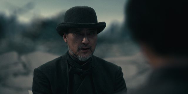 「今際の国のアリス」シーズン3より渡辺謙演じる老紳士