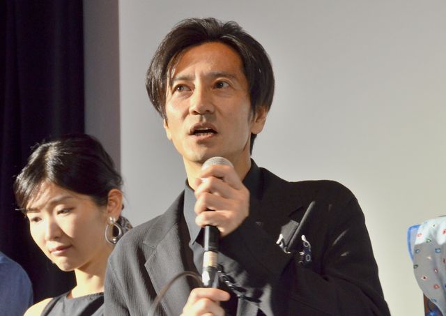 津田寛治『名前』初日舞台あいさつ（2枚目）