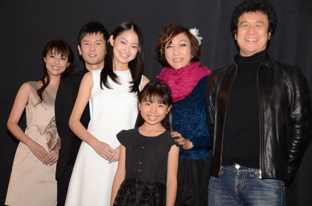 勉強熱心です！熱を押して撮影も…『ゆめはるか』初日舞台あいさつ【フォトギャラリー】：フォトギャラリー