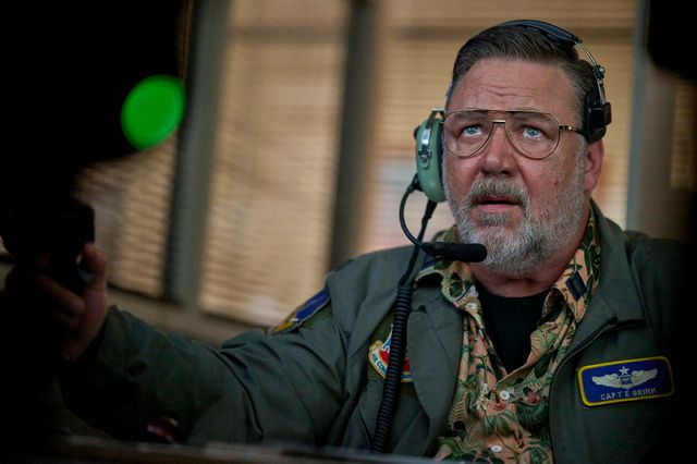 ラッセル・クロウが無人戦闘機操縦士の葛藤を熱演！