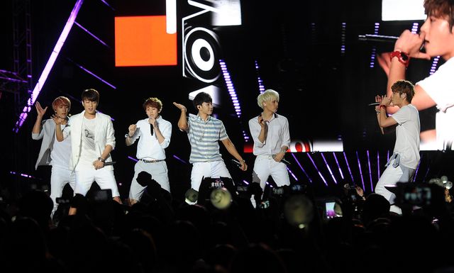 BEASTがゲリラコンサートを開催　新曲も初披露＜韓国JPICTURES＞（2枚目）