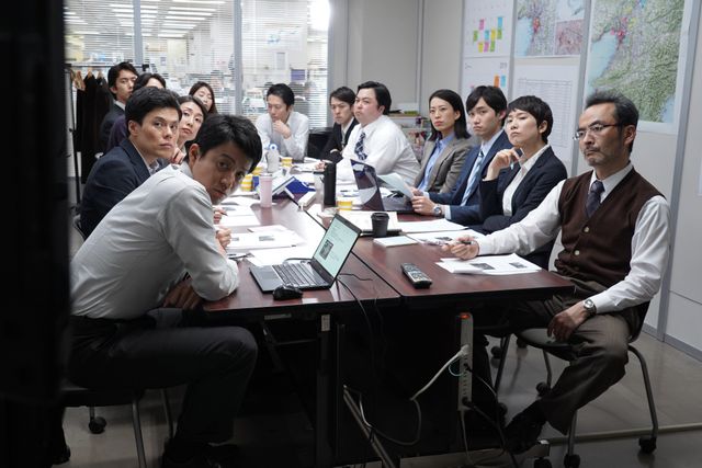 小栗旬、イギリスへ！星野源と共演『罪の声』新場面写真（11枚目）