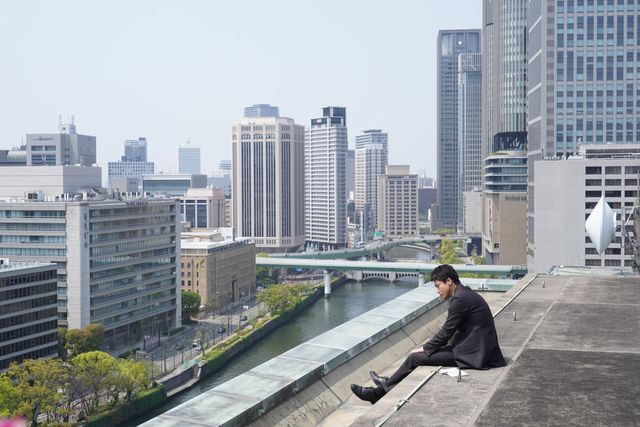 小栗旬、イギリスへ！星野源と共演『罪の声』新場面写真（16枚目）