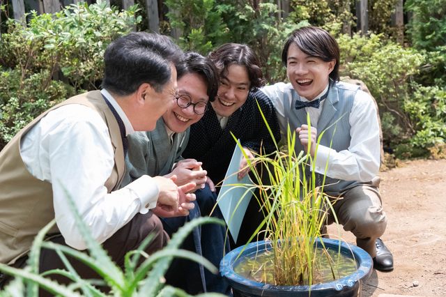 徳永たちも興味津々…「らんまん」第84回の場面写真（2枚目）