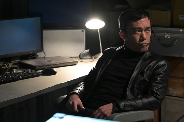 獅堂の妻・六花から水石チーフに再び電話が…ドラマ「24 JAPAN」第10話（2枚目）