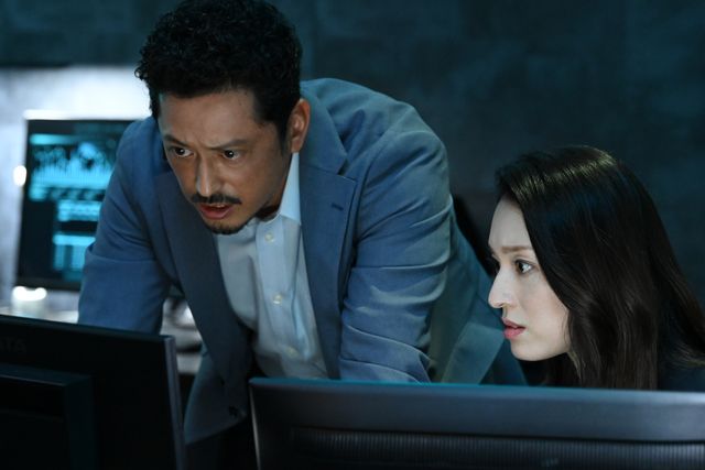 獅堂の妻・六花から水石チーフに再び電話が…ドラマ「24 JAPAN」第10話（5枚目）