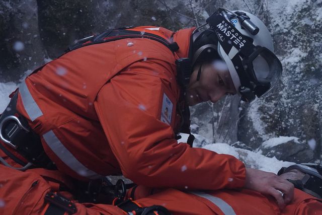 「ブルーモーメント」山下智久＆水上恒司、名バディ爆誕！2話場面写真（9枚目）