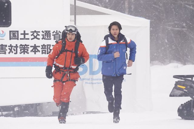 「ブルーモーメント」山下智久＆水上恒司、名バディ爆誕！2話場面写真（18枚目）