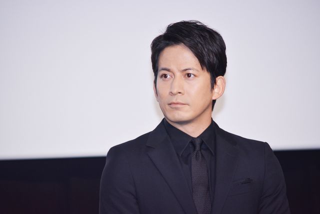 名キャメラマン・木村大作がスマホで岡田准一を撮る！『散り椿』完成披露：フォトギャラリー