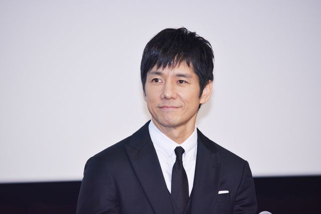 名キャメラマン・木村大作がスマホで岡田准一を撮る！『散り椿』完成披露（2枚目）