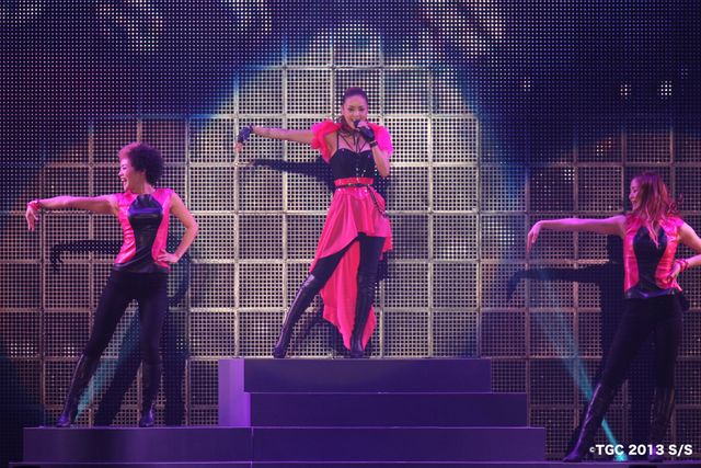 安室奈美恵、圧巻のパフォーマンス！フォトギャラリー（4枚目）