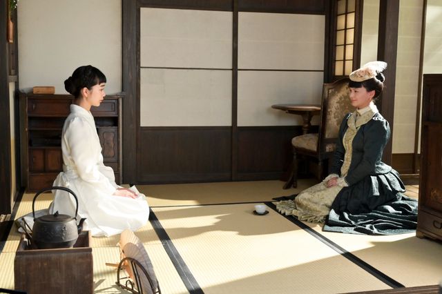 【画像9枚】朝ドラ「風、薫る」捨松（多部未華子）が待っていて…第75回場面写真（2枚目）