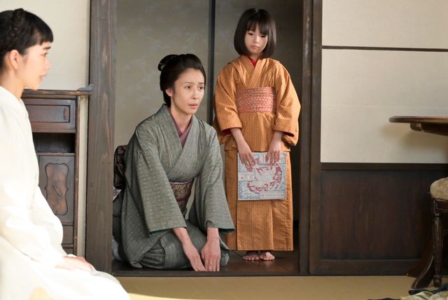 【画像9枚】朝ドラ「風、薫る」捨松（多部未華子）が待っていて…第75回場面写真（4枚目）