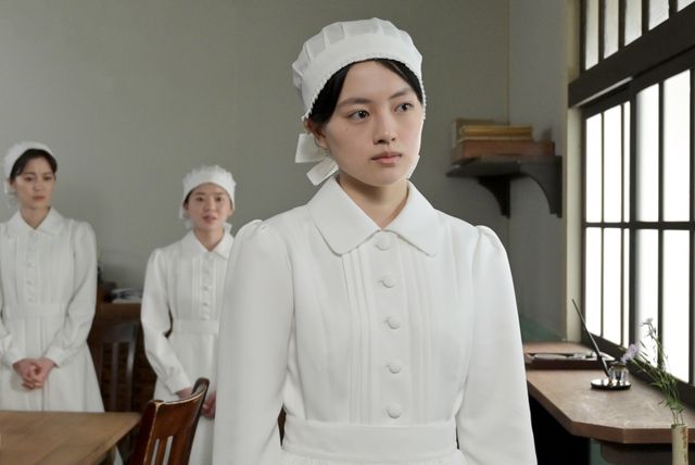 【画像9枚】朝ドラ「風、薫る」捨松（多部未華子）が待っていて…第75回場面写真（8枚目）