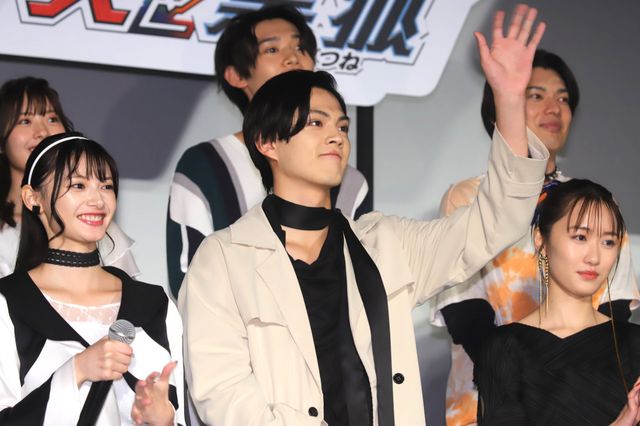 『仮面ライダーギーツ 4人のエースと黒狐』『王様戦隊キングオージャー　アドベンチャー・ヘブン』初日舞台あいさつ：フォトギャラリー