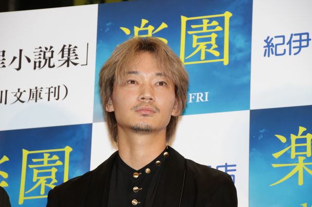 綾野剛＆佐藤浩市、紀伊國屋書店で『楽園』をアピール！（2枚目）