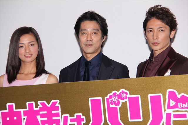 菜々緒の美脚！『神様はバリにいる』初日舞台あいさつフォトギャラリー（12枚目）