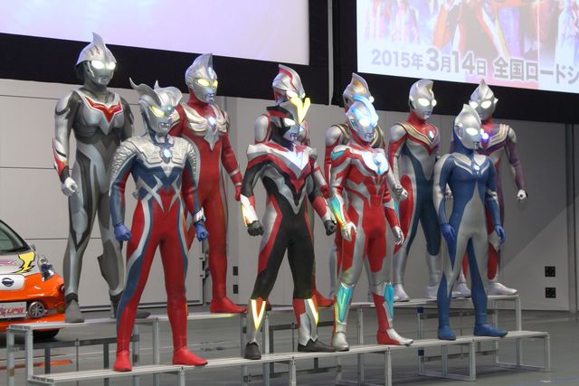 ウルトラマンタカミーの勇姿にウルトラ隊員もホレボレ！フォトギャラリー（5枚目）