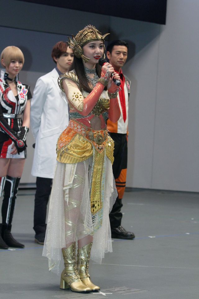 ウルトラマンタカミーの勇姿にウルトラ隊員もホレボレ！フォトギャラリー（11枚目）