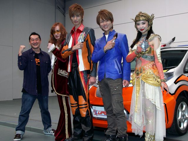 ウルトラマンタカミーの勇姿にウルトラ隊員もホレボレ！フォトギャラリー（14枚目）