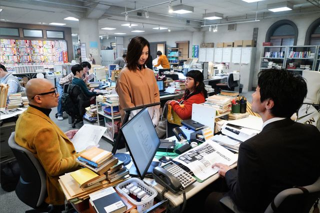 主演は吉高由里子！ドラマ「知らなくていいコト」第1話（4枚目）