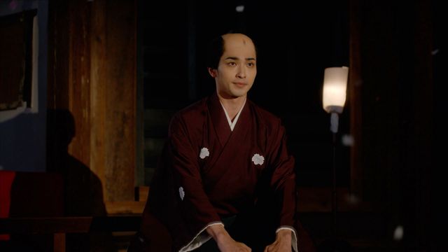 蔦重（横浜流星）、源内（安田顕）に号泣…そして驚きのプロモーション展開「べらぼう」16回場面写真（10枚目）