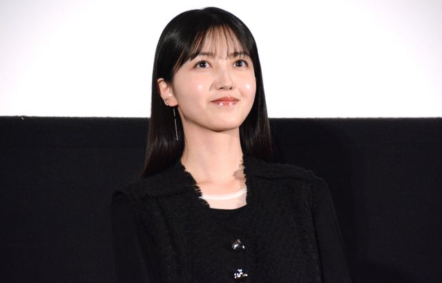 平祐奈x久保史緒里x綱啓永x樋口幸平の仲良しショット！映画『ネムルバカ』完成披露上映舞台あいさつ（2枚目）