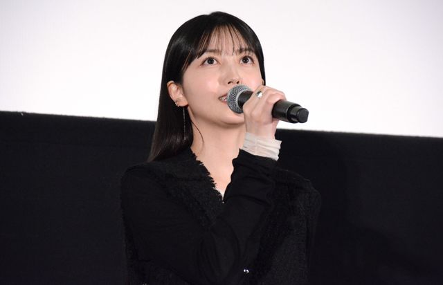 平祐奈x久保史緒里x綱啓永x樋口幸平の仲良しショット！映画『ネムルバカ』完成披露上映舞台あいさつ（4枚目）