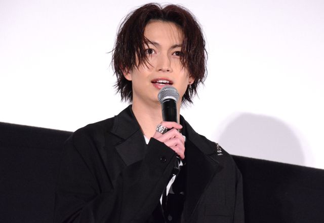 平祐奈x久保史緒里x綱啓永x樋口幸平の仲良しショット！映画『ネムルバカ』完成披露上映舞台あいさつ（7枚目）