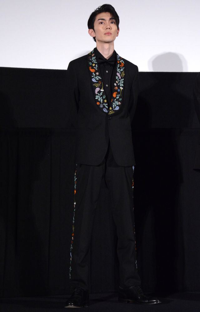 平祐奈x久保史緒里x綱啓永x樋口幸平の仲良しショット！映画『ネムルバカ』完成披露上映舞台あいさつ（13枚目）