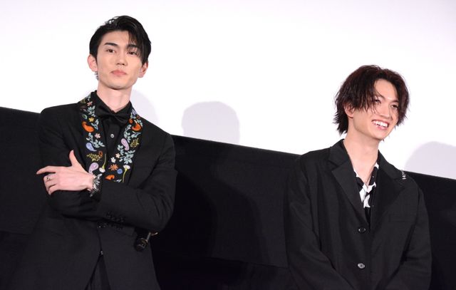 平祐奈x久保史緒里x綱啓永x樋口幸平の仲良しショット！映画『ネムルバカ』完成披露上映舞台あいさつ（15枚目）