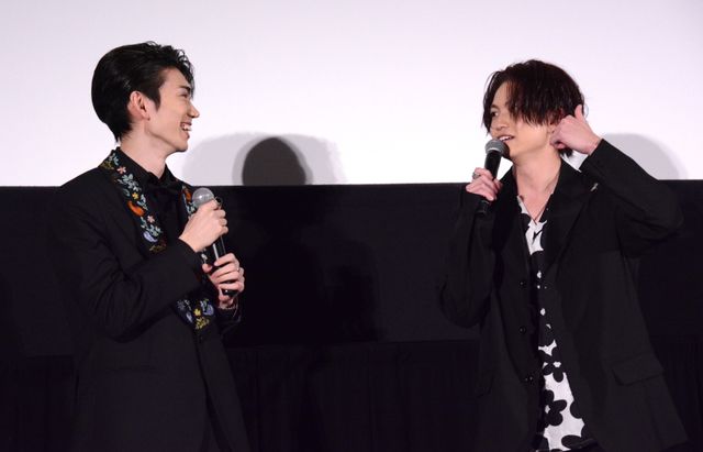 平祐奈x久保史緒里x綱啓永x樋口幸平の仲良しショット！映画『ネムルバカ』完成披露上映舞台あいさつ（20枚目）