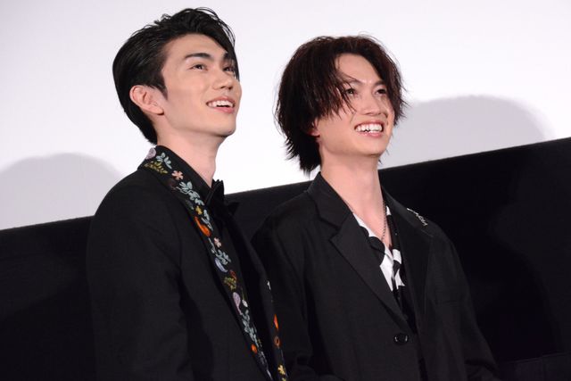 平祐奈x久保史緒里x綱啓永x樋口幸平の仲良しショット！映画『ネムルバカ』完成披露上映舞台あいさつ（25枚目）