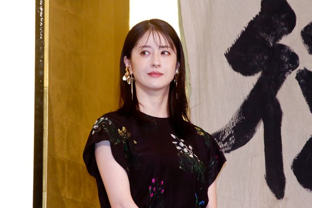 大泉洋、堤真一、長尾謙杜、松本若菜ら金屏風を背景にトーク！『室町無頼』初日舞台挨拶（9枚目）