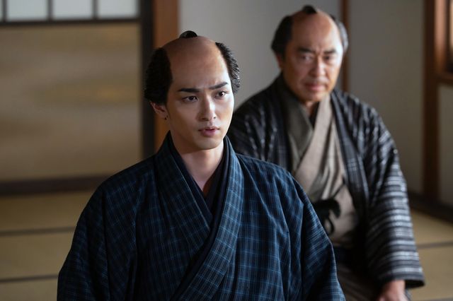 日本橋進出を勧められた蔦重（横浜流星）は…大河ドラマ「べらぼう～蔦重栄華乃夢噺～」第23回：フォトギャラリー