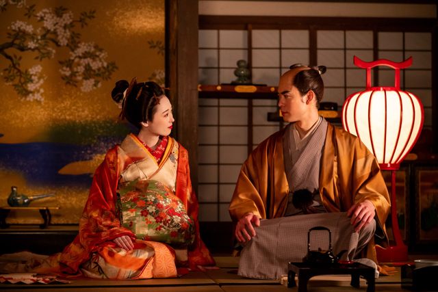 意知（宮沢氷魚）と誰袖（福原遥）愛の軌跡　「べらぼう」場面写真（13枚目）