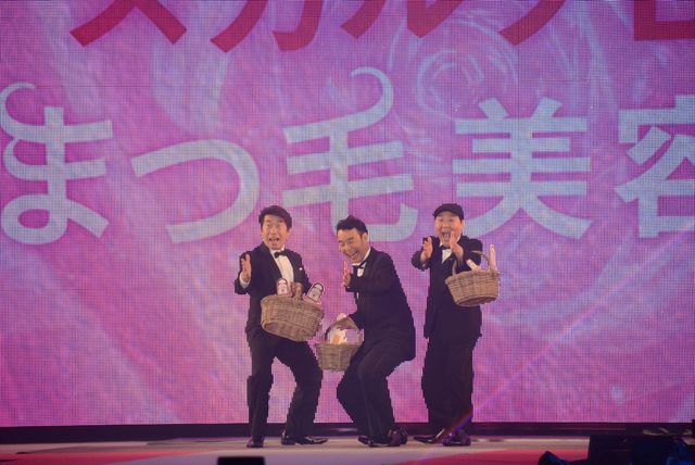 ダチョウ倶楽部、お家芸“熱湯風呂”披露！フォトギャラリー（6枚目）