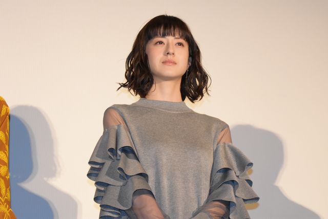 出産後の市川由衣、まさかのぎっくり腰！映画『愚行録』初日舞台あいさつフォトギャラリー（12枚目）