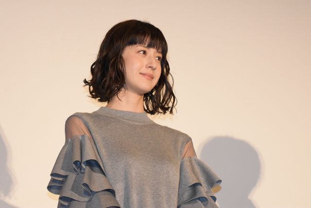 出産後の市川由衣、まさかのぎっくり腰！映画『愚行録』初日舞台あいさつフォトギャラリー（23枚目）