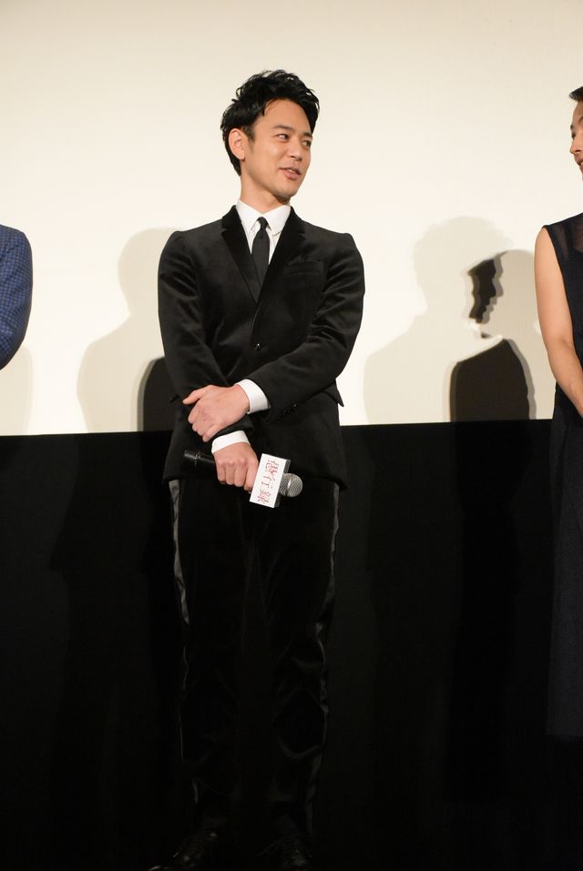 出産後の市川由衣、まさかのぎっくり腰！映画『愚行録』初日舞台あいさつフォトギャラリー（31枚目）