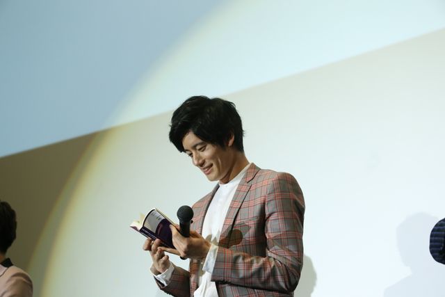 檀黎斗＆貴利矢、美しいラストにしみじみ…『仮面ライダーゲンムVSレーザー』初日舞台あいさつ（2枚目）