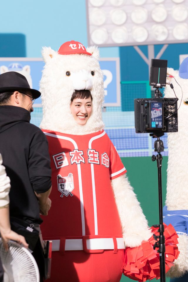 モフモフ！アルパカ姿の綾瀬はるか（4枚目）