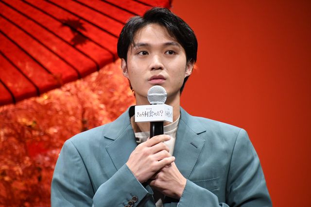 西島秀俊、内野聖陽、松村北斗ら勢揃い！『劇場版「きのう何食べた？」』完成報告会（25枚目）